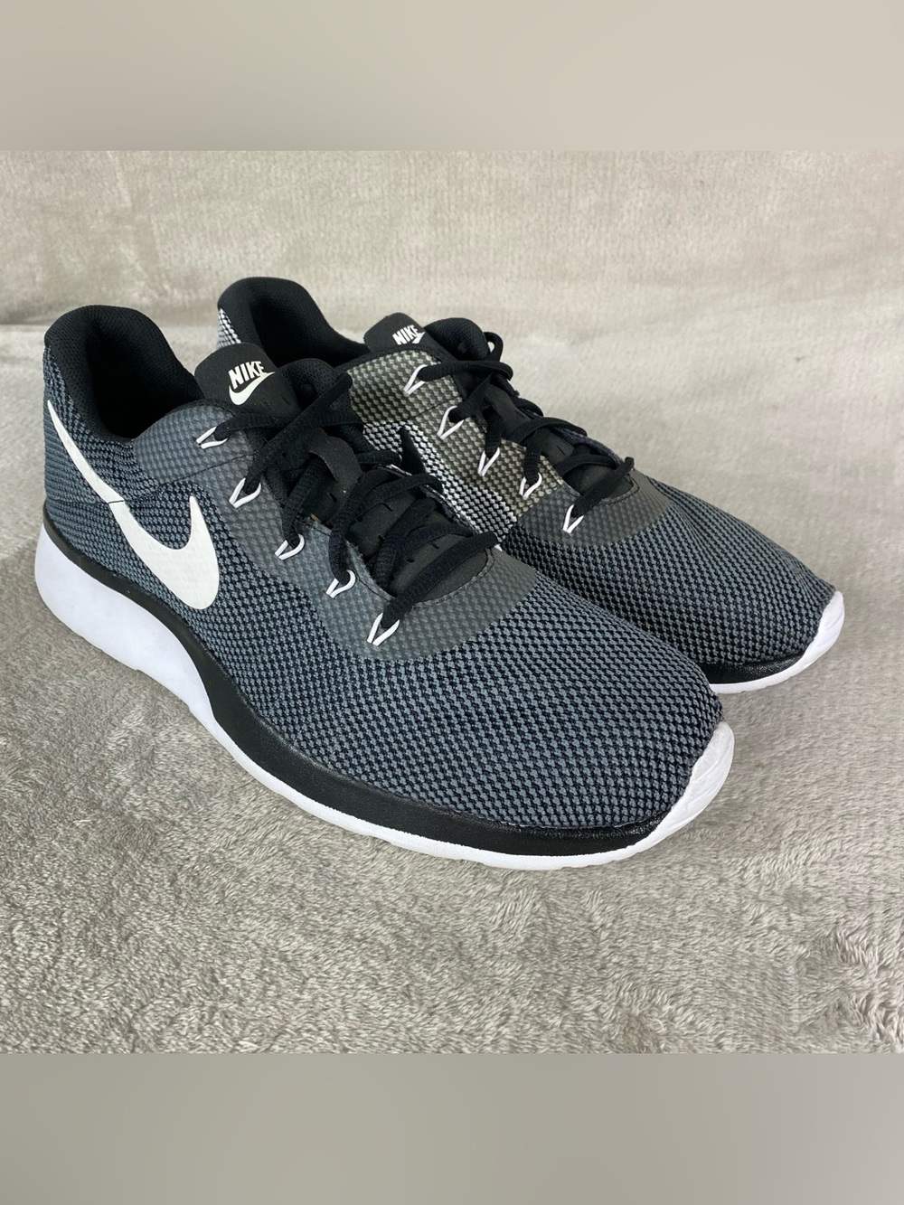 Nike Tanjun Racer Black White Knit Mens Size 13 Running Shoes 921669-002 NEW